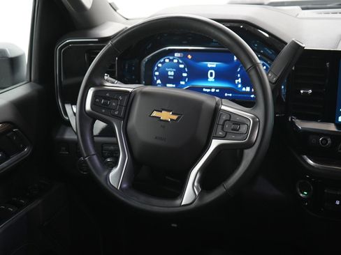 Used 2025 Chevrolet Silverado 2500 LT w/ Convenience Package AWD/4WD image 13