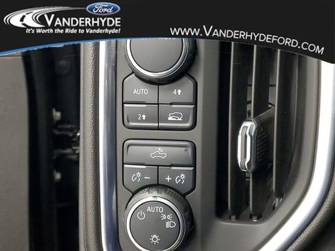 Used 2020 Chevrolet Silverado 1500 LT w/ All-Star Edition image 21