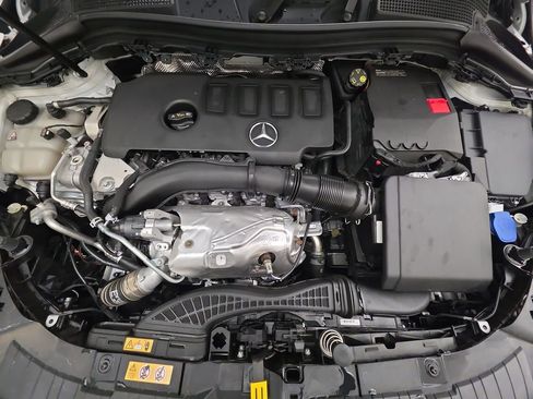 Used 2021 Mercedes-Benz GLA 250 GLA 250 image 32