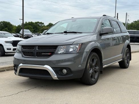 Used 2019 Dodge Journey Crossroad w/ Mopar All Weather Group FWD image 2