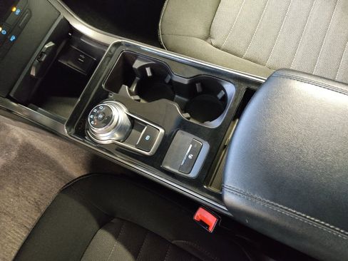 Used 2019 Ford Edge SE w/ SE Fleet Driver's Package image 26