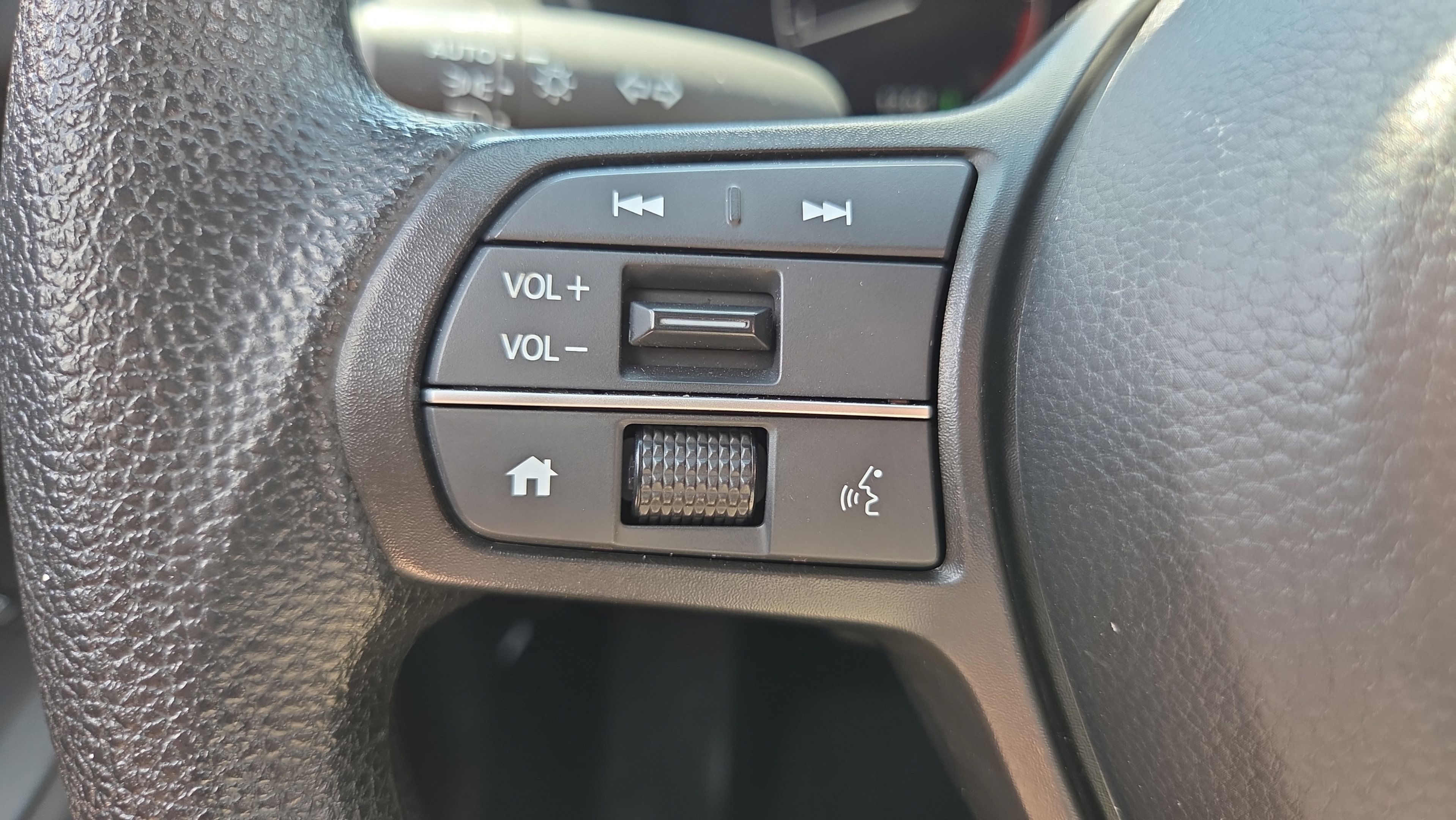 Certified 2026 Honda HR-V LX image 31