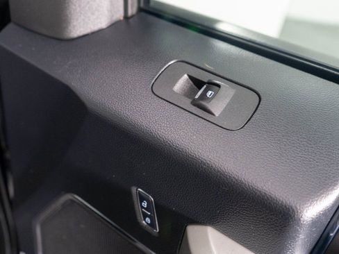 Used 2017 Ford F150 Lariat image 9