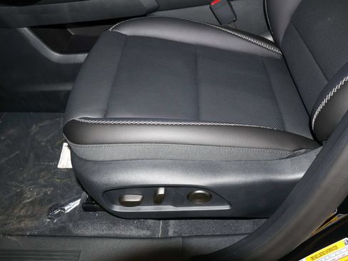 New 2027 GMC Terrain Denali w/ LPO, Floor Liner Package AWD/4WD image 9