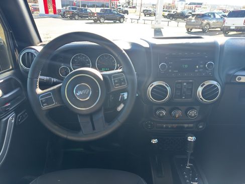Used 2018 Jeep Wrangler Unlimited Sahara image 20