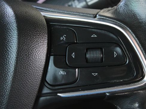 Used 2021 Buick Encore GX Essence w/ Advanced Technology Package AWD/4WD image 32