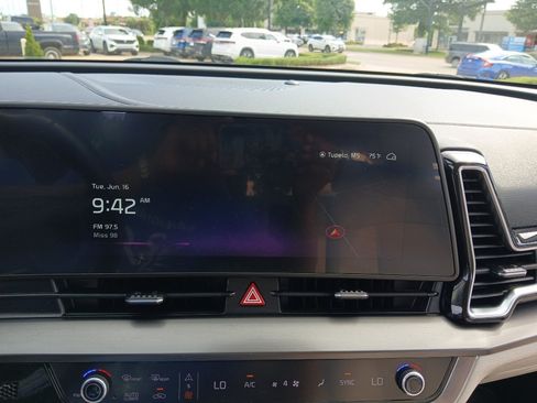 Used 2024 Kia Sportage EX FWD image 15
