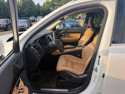 Used 2016 Volvo XC90 T6 Momentum w/ Protection Package Plus AWD/4WD image 9