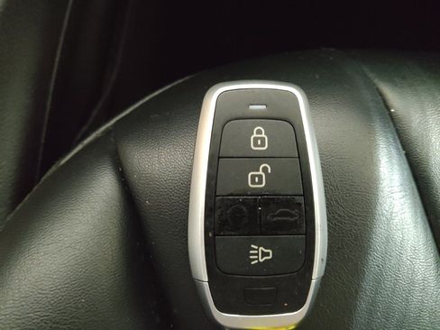 Used 2020 Jeep Cherokee Latitude Plus AWD/4WD image 32