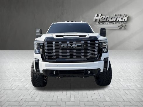 Used 2025 GMC Sierra 2500 Denali Ultimate AWD/4WD image 3