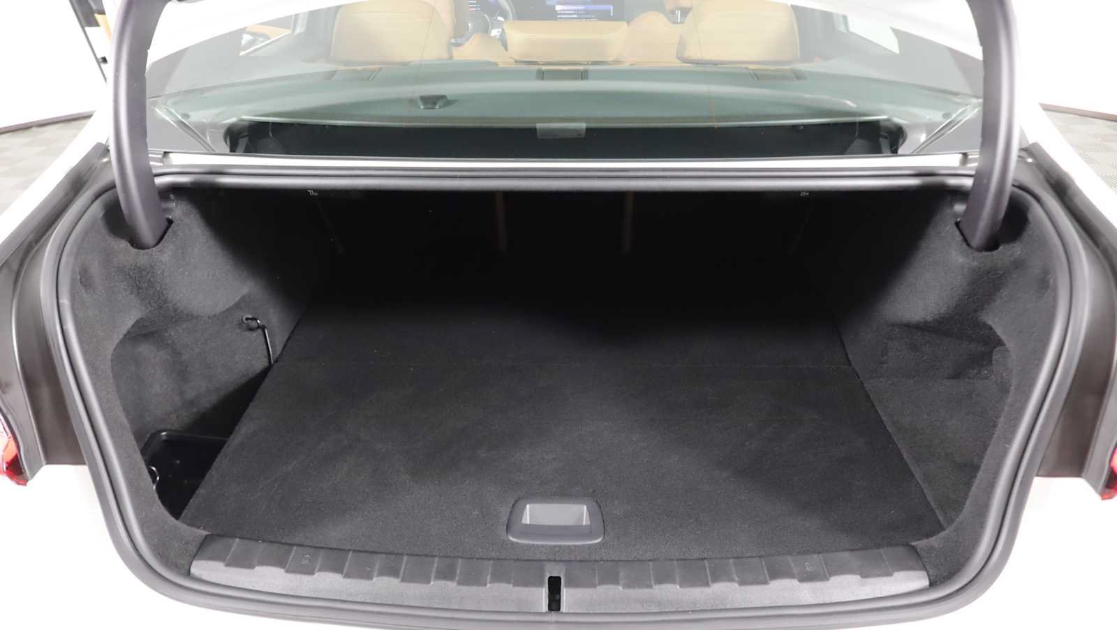 Used 2024 BMW 330e xDrive w/ Convenience Package AWD/4WD image 26