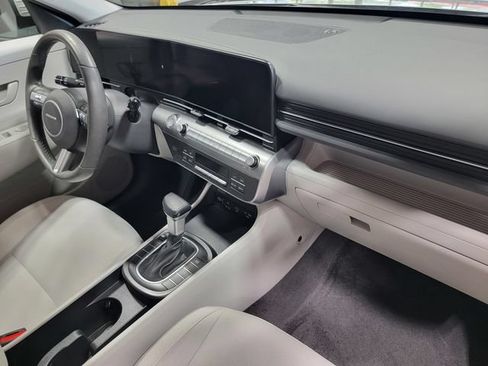 Used 2025 Hyundai Kona SEL FWD image 16