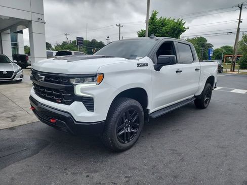 Certified 2025 Chevrolet Silverado 1500 LT Trail Boss w/ Convenience Package II AWD/4WD image 4