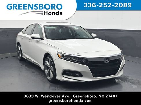 Used 2018 Honda Accord Touring image 1
