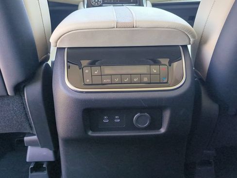 Used 2026 Nissan Armada Platinum Reserve AWD/4WD image 31