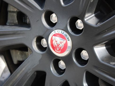 Used 2019 Jaguar E-PACE S image 40