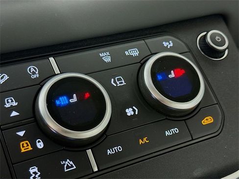 Used 2023 Land Rover Defender 110 SE image 19