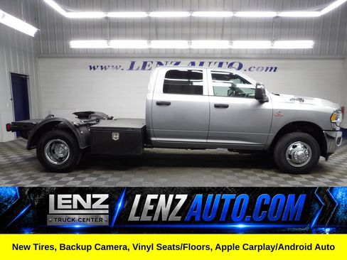 Used 2024 RAM 3500 Tradesman w/ Chrome Appearance Group AWD/4WD image 1