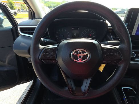 Used 2024 Toyota Corolla LE FWD image 17