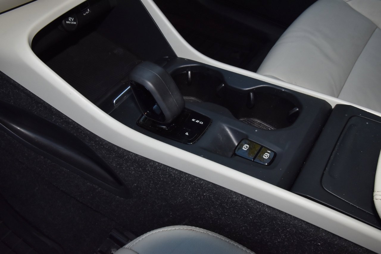 Used 2022 Volvo XC40 T5 Momentum AWD/4WD image 29
