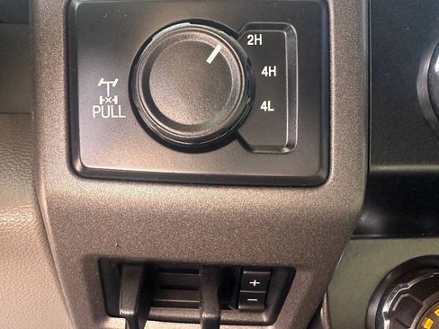 Used 2019 Ford F250 XLT w/ XLT Premium Package AWD/4WD image 28