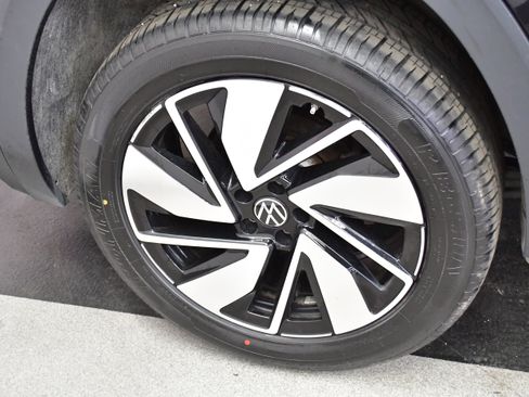 Used 2025 Volkswagen Atlas SE FWD image 35