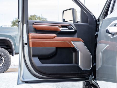 Used 2024 GMC Sierra 2500 Denali Ultimate image 36