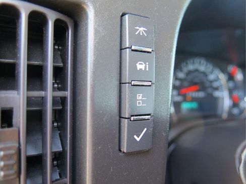 Used 2024 Chevrolet Express 2500 w/ Driver Convenience Package RWD image 11