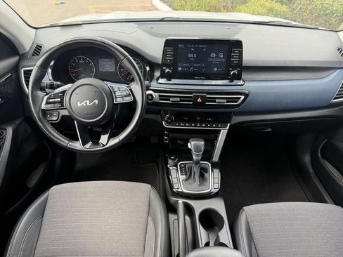 Used 2023 Kia Seltos S FWD image 9