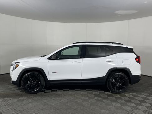 Used 2023 GMC Terrain AT4 image 3