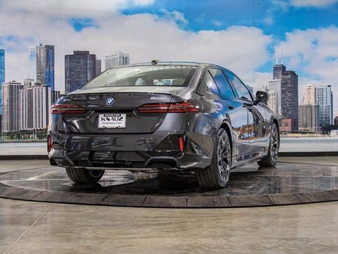 New 2026 BMW 550e xDrive image 8