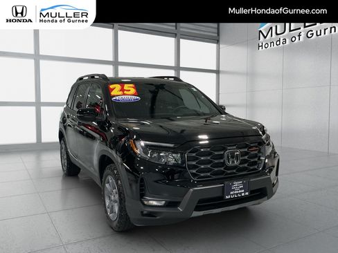 Certified 2025 Honda Passport TrailSport image 1