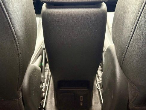 Used 2020 Buick Encore GX Essence w/ Experience Buick Package image 12