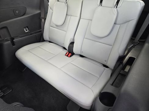 Used 2026 Ford Explorer Platinum w/ LUX Leather Package AWD/4WD image 30