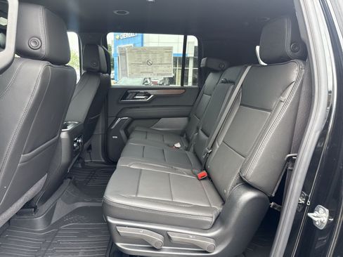 New 2026 GMC Yukon XL Denali w/ LPO, Floor Liner Package AWD/4WD image 17
