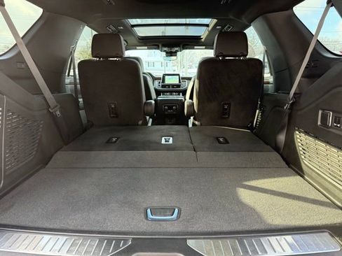 Used 2024 Chevrolet Tahoe Premier w/ Premium Package 2 image 13