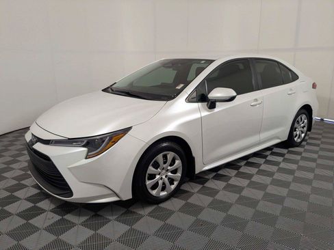 Certified 2025 Toyota Corolla LE FWD image 2