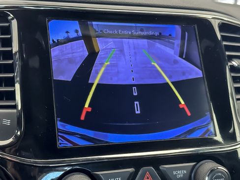 Used 2020 Jeep Grand Cherokee Limited X RWD image 19