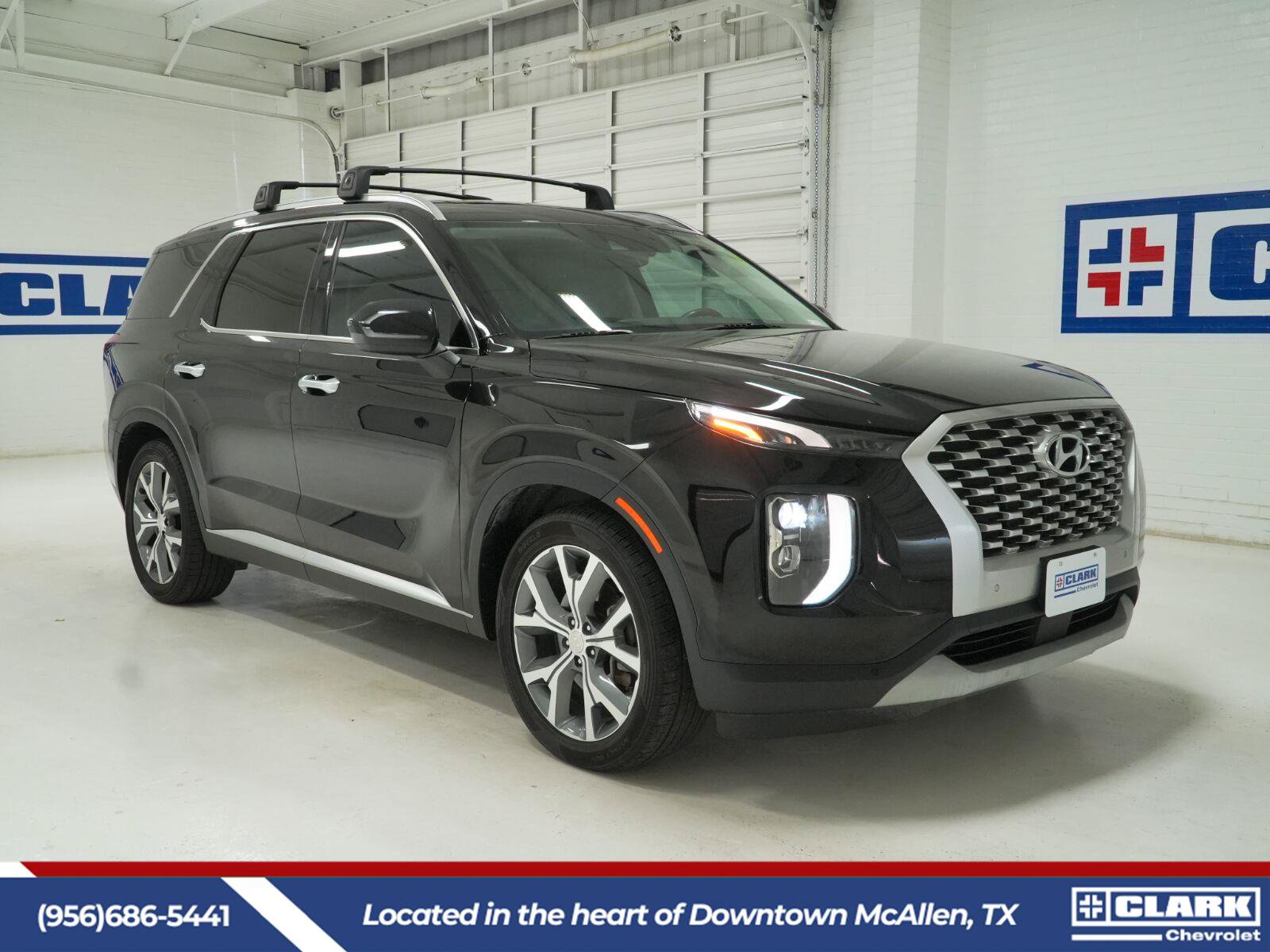 Used 2022 Hyundai Palisade SEL w/ Premium Package FWD image 3