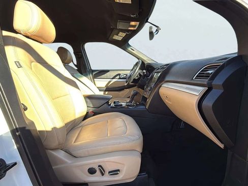 Used 2017 Ford Explorer XLT w/ Equipment Group 202A image 14