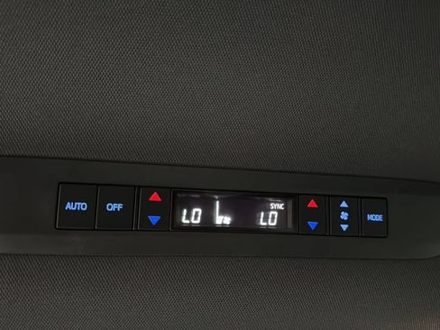 Used 2023 Toyota Sienna XSE AWD/4WD image 20