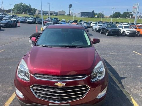 Used 2017 Chevrolet Equinox LT w/ Convenience Package FWD image 3
