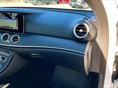 Used 2022 Mercedes-Benz E 350 4MATIC Sedan image 13