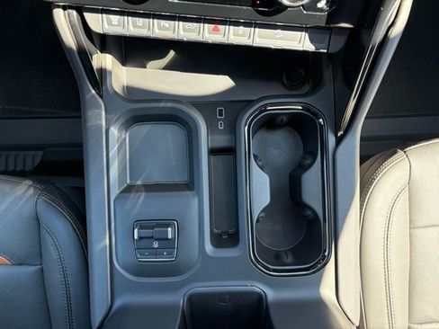 Used 2025 GMC Sierra 2500 AT4 w/ AT4 Premium Plus Package image 24