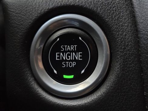 Used 2024 GMC Yukon SLT image 28