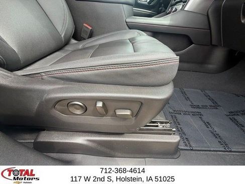 Used 2023 Chevrolet Suburban RST AWD/4WD image 17