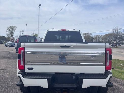 Used 2023 Ford F450 Platinum w/ FX4 Off-Road Package AWD/4WD image 7