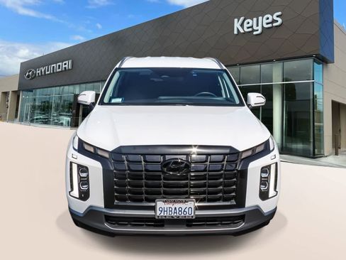 Used 2023 Hyundai Palisade SEL image 2