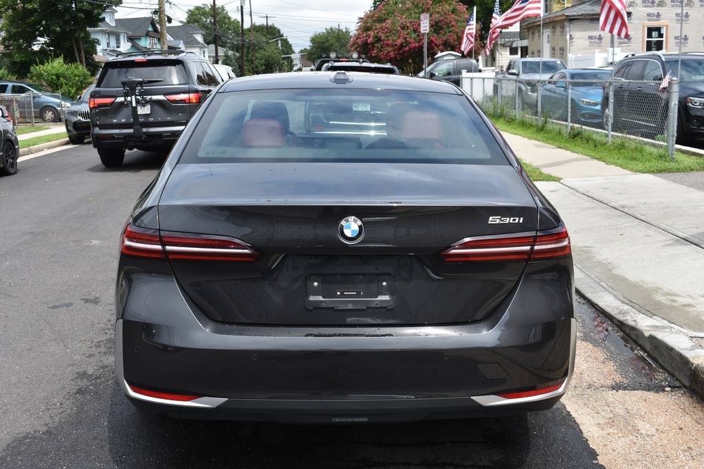 Used 2026 BMW 530i RWD image 7