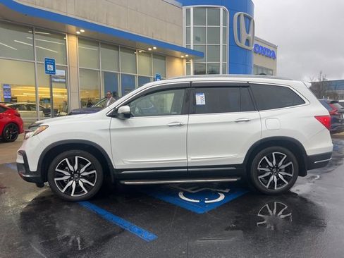Certified 2020 Honda Pilot Touring image 10